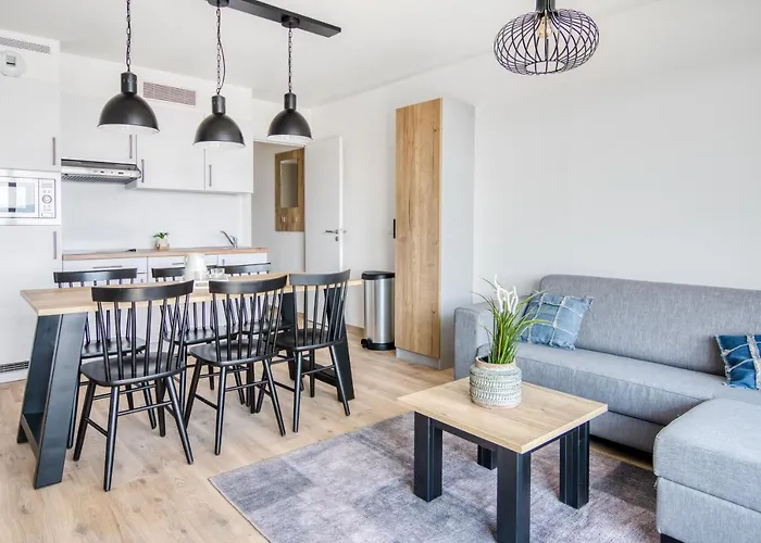 Aparthotel Evancy La Marina 3*