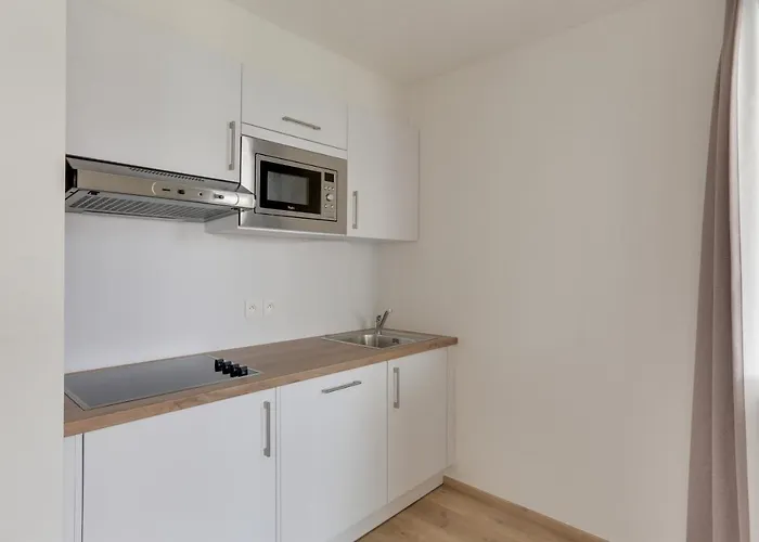 Evancy La Marina Aparthotel 3*